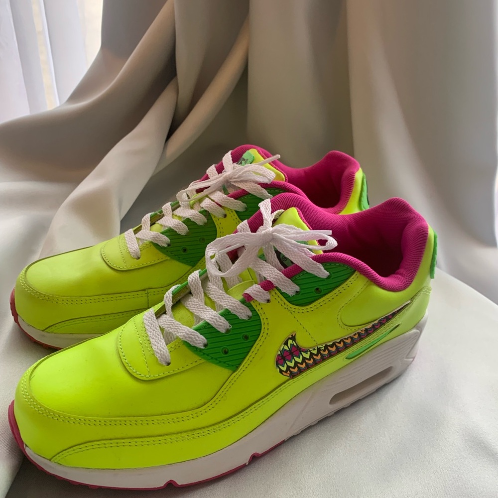 Nike Pink Athletic Shoes